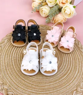 1 Pair Of Cute Girls' Summer Cartoon Flower Sandals With Soft Sole and Hook and Loop Closure For Children's Walking Shoes