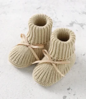 Newborn Baby Shoes Knitted Infant Girls Boys Boots Cute Butterfly-knot Toddler Walk Bed Shoes Warm 0-18M Accessories Hats Gloves
