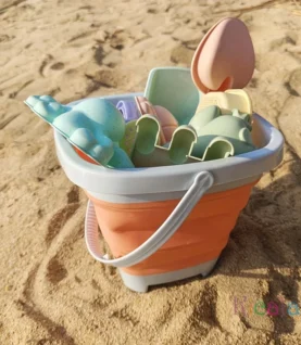 11-Piece Sand Toy Set Includes Foldable Sand Bucket Shovel and Sand Rake Toy Children's Beach Sand Playing Tool Set for Toddlers